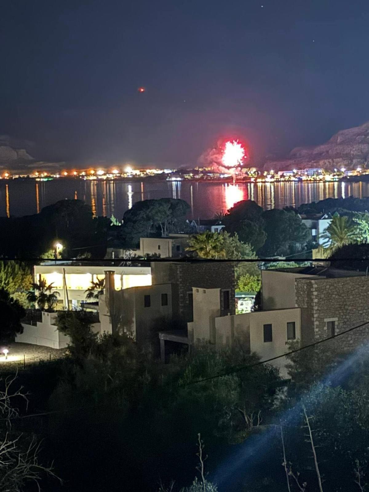 Pounedes Luxury Suites Pefki 外观 照片